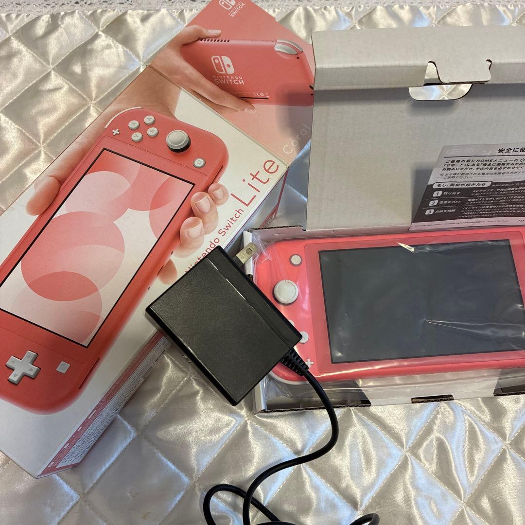 美品　Nintendo Switch Lite コーラル　ピンク