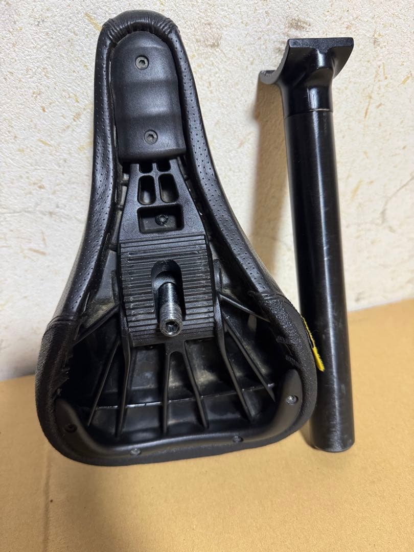 BMXシット&シットポストKINK MISSION