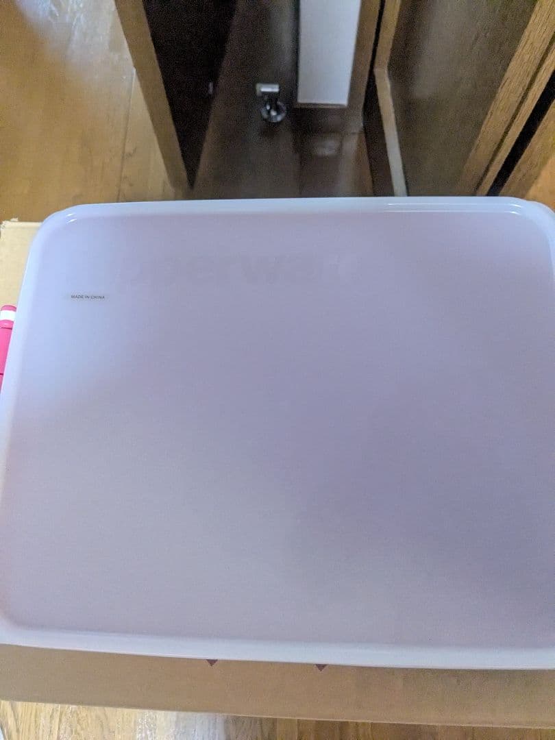 （135）タッパウェアハンドルコンテナとケーキテーカーセット　未使用品　説明必読