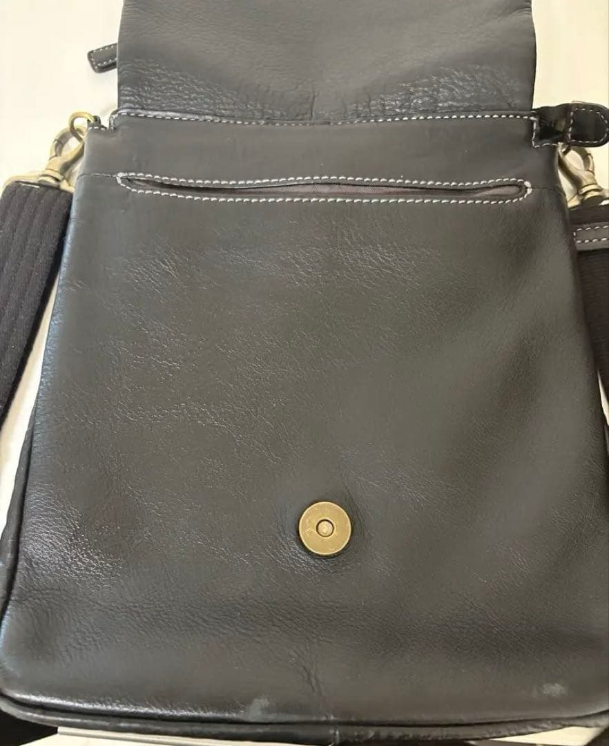 土屋鞄 レザーショルダーバッグ 斜めがけ レザー 黒 ブラック