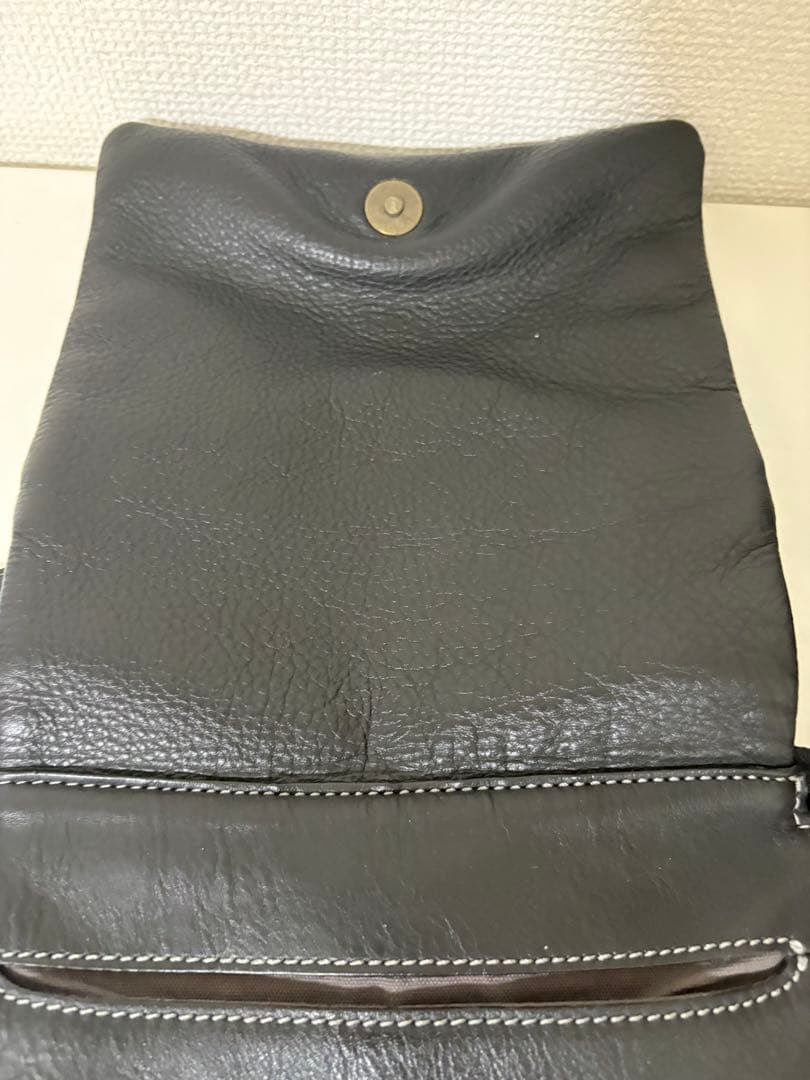 土屋鞄 レザーショルダーバッグ 斜めがけ レザー 黒 ブラック