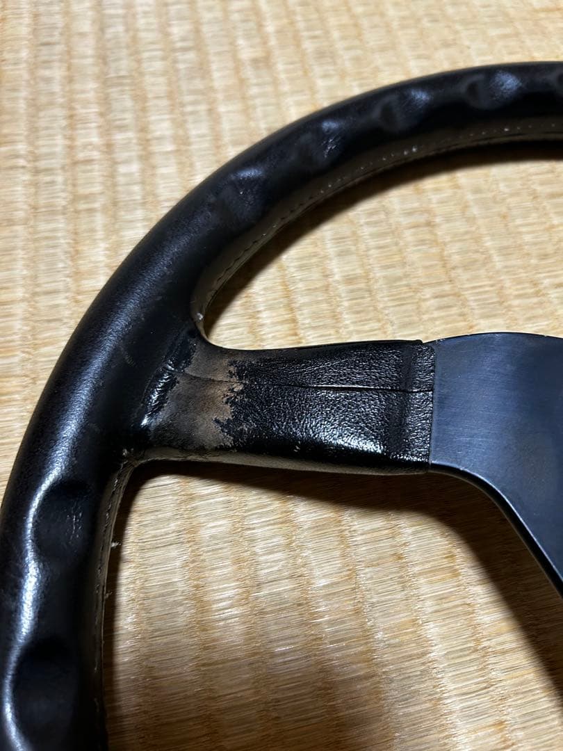 MOMOステアリング　TOYOTA TEAM TOM'S ホーンボタン