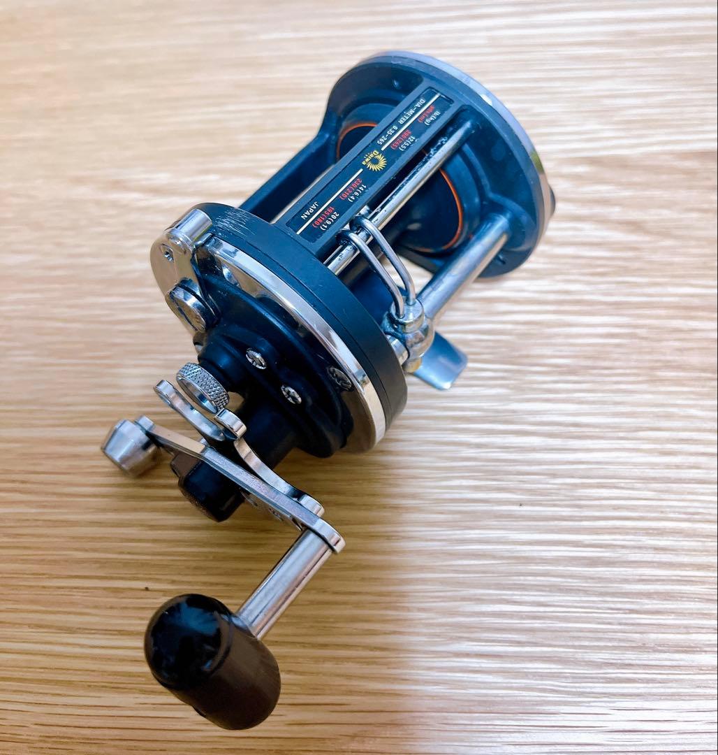 美品　Daiwa Sealine 27H ダイワ シーライン 手動 両軸リール