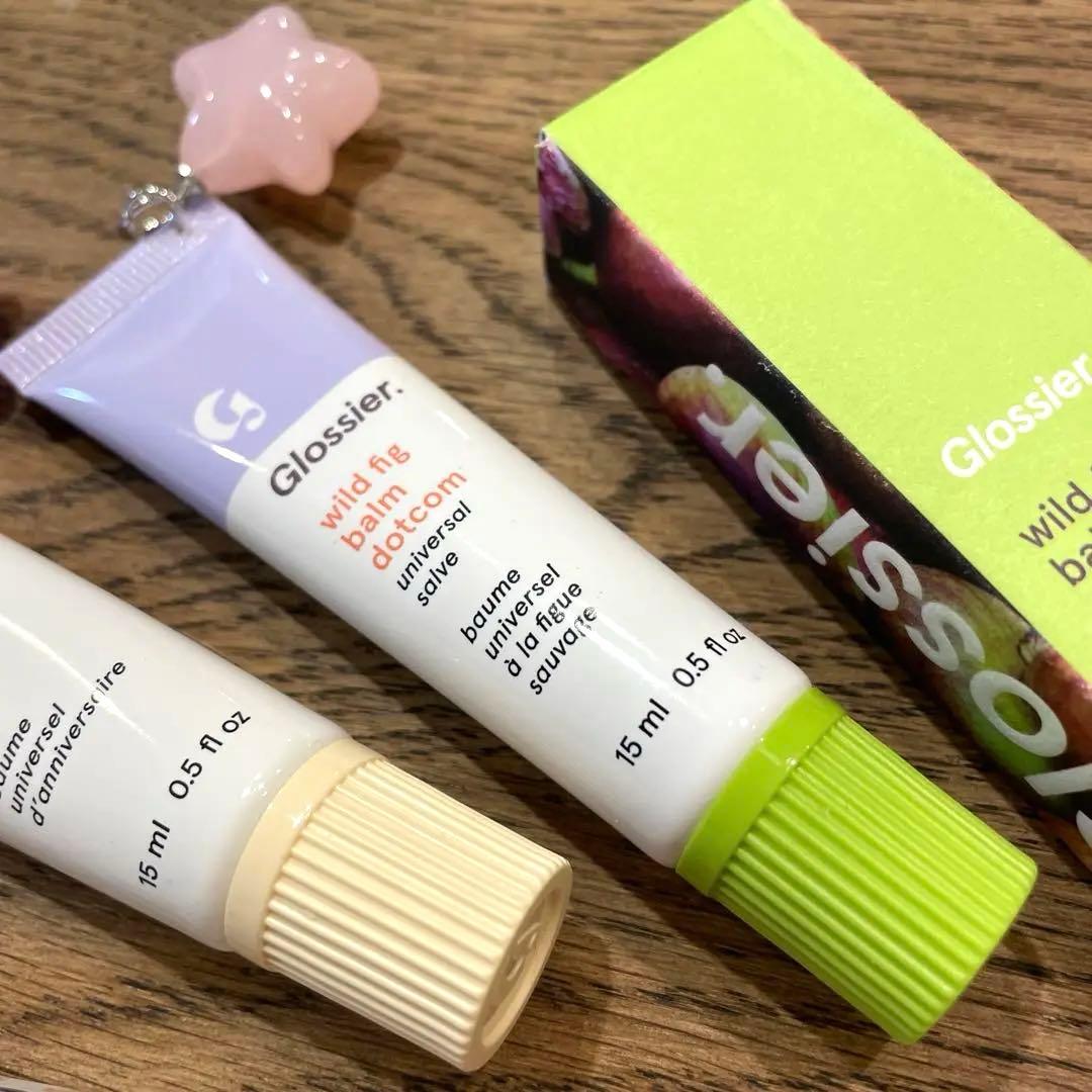 Glossier lip BARM birthday Wildfig チャーム付
