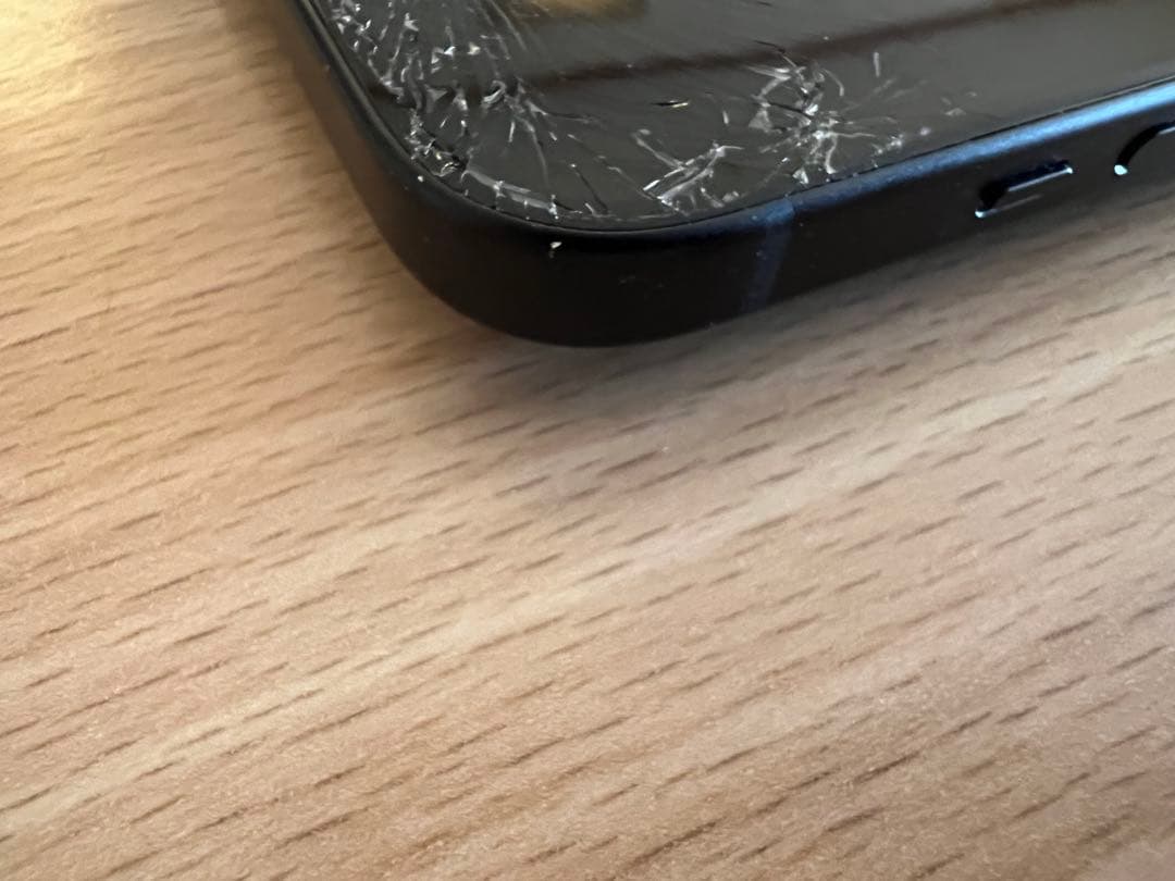 iPhone15 128GBブラック　画面割れジャンク