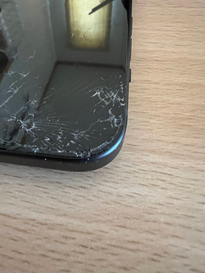 iPhone15 128GBブラック　画面割れジャンク