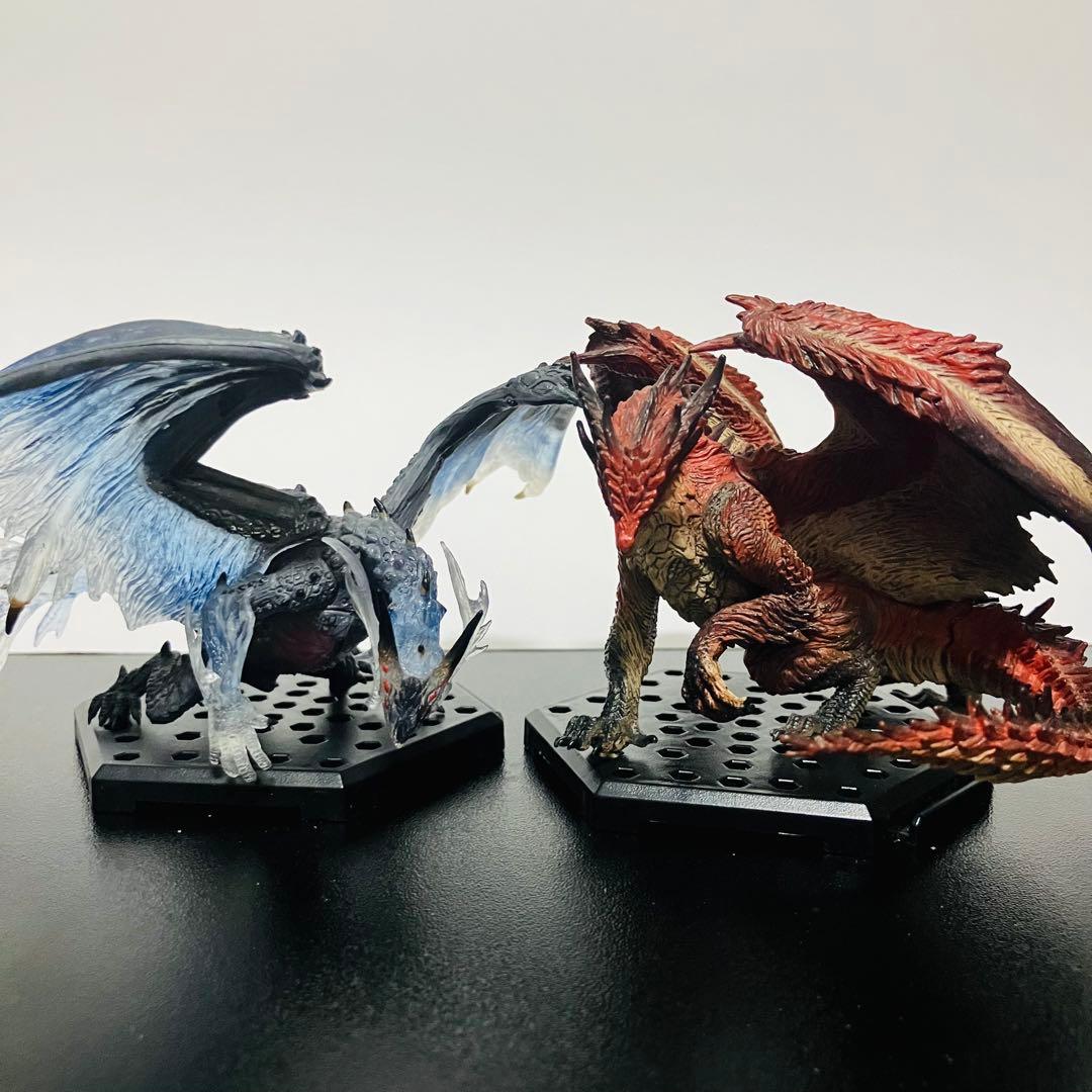 ムフェトジーヴァ&ゼノジーヴァ(臨界状態) フィギア