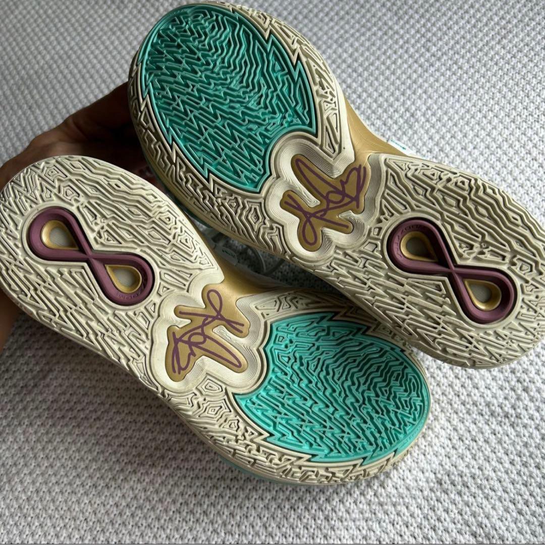 ナイキカイリー8 インフィニティ KYRIE INFINITY バッシュ　NBA