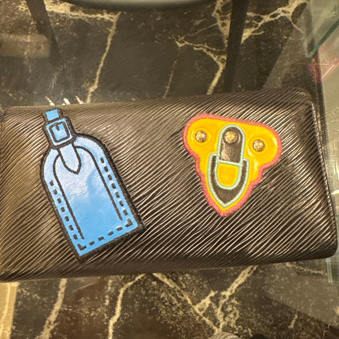 【訳あり】【レア】LOUIS VUITTON 長財布 エピレザー