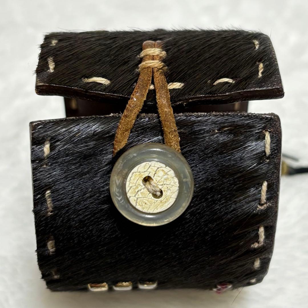 激レア gunda ガンダ 装飾 レザーバングル ハラコ メダイ