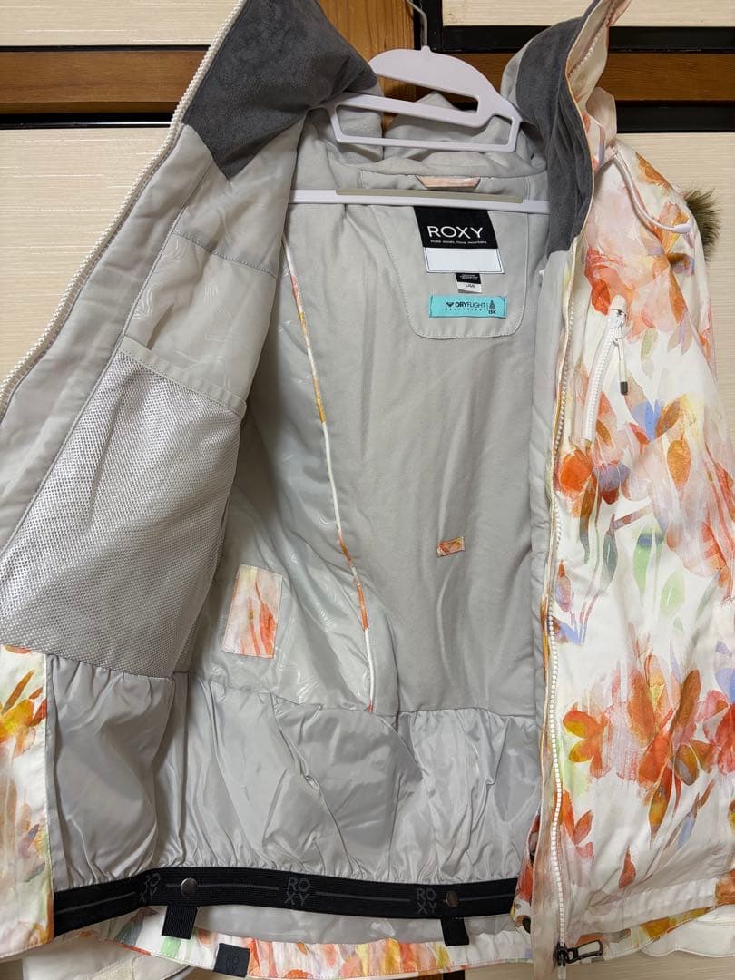美品　ROXY スノーボードウェア 女性用