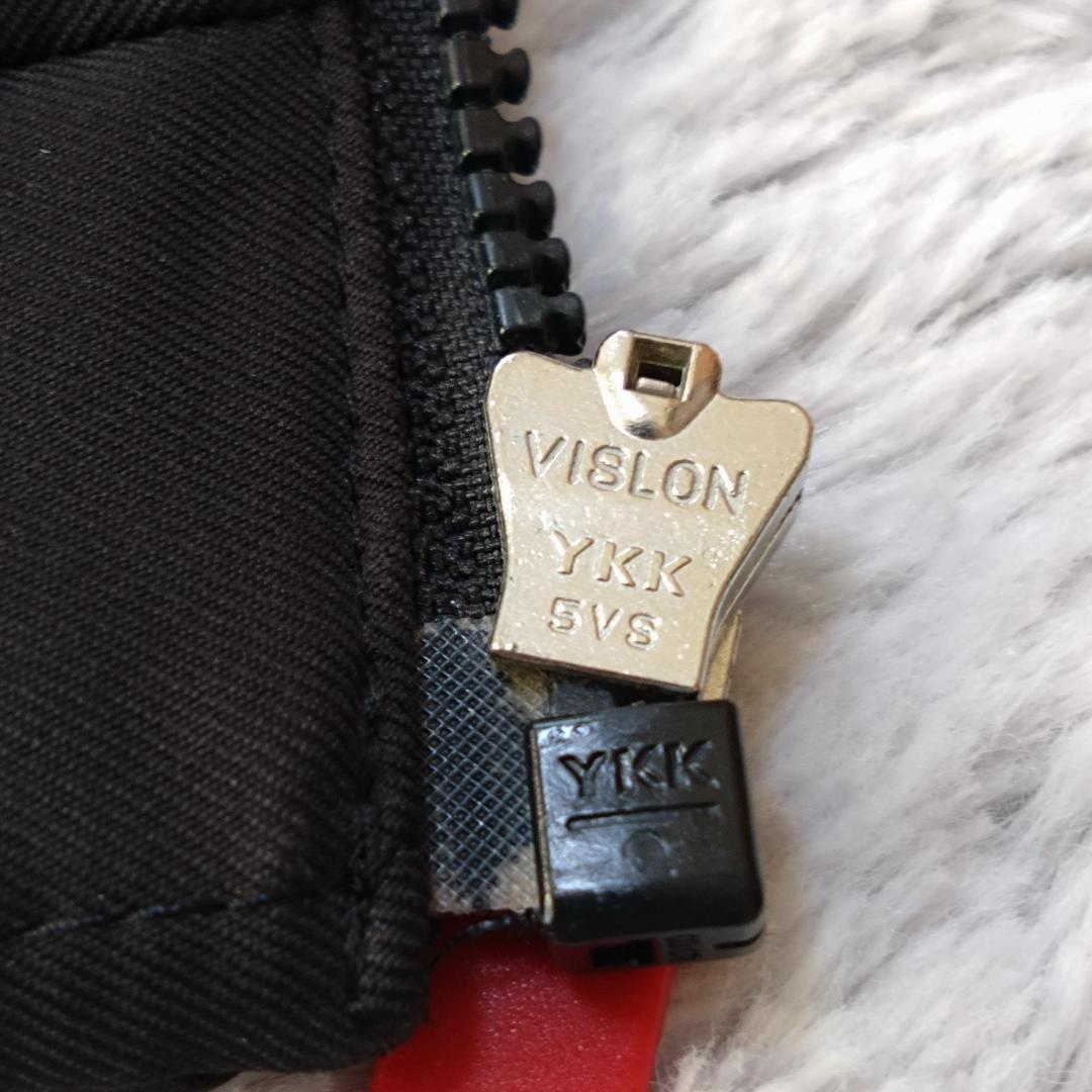 DESCENTE　スキーウェア　スマホ用ポケット　中綿　保温機能ヒートナビ　M