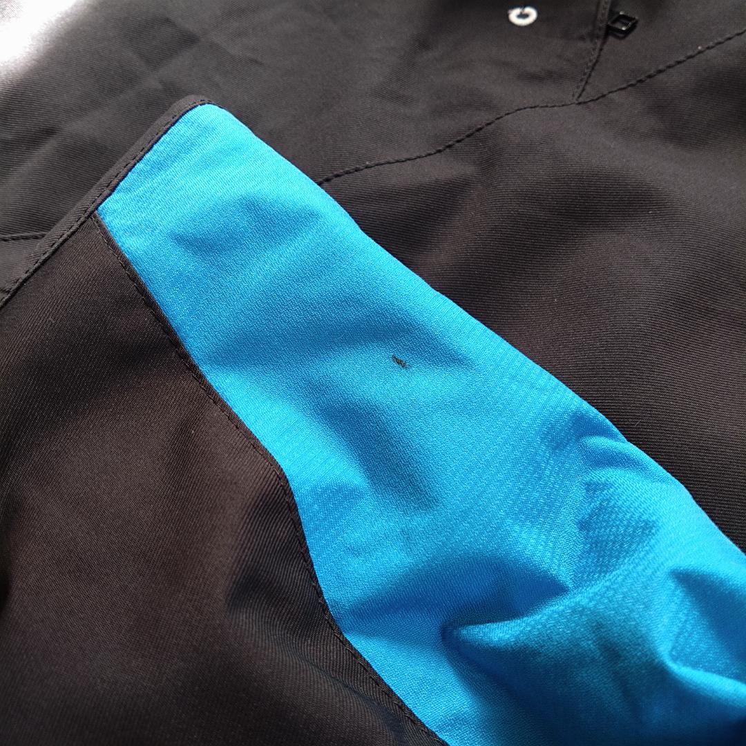 DESCENTE　スキーウェア　スマホ用ポケット　中綿　保温機能ヒートナビ　M