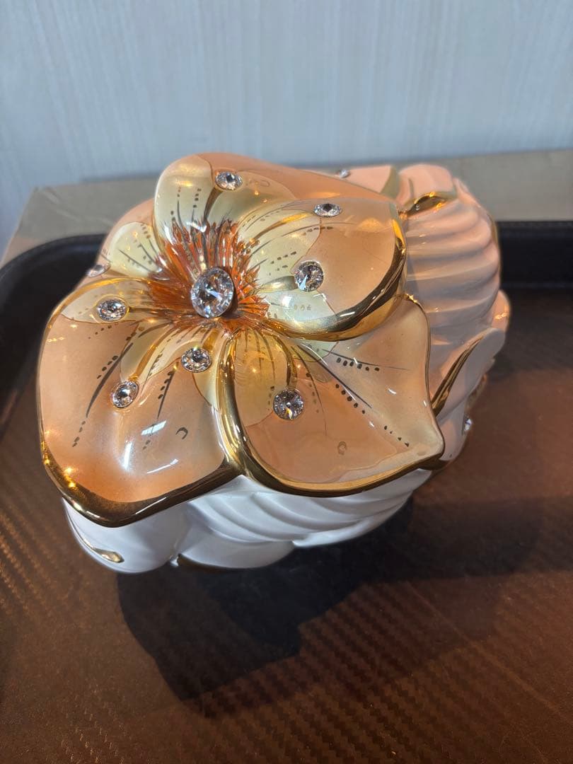 AHURA 花形陶器ボウル スワロスキー