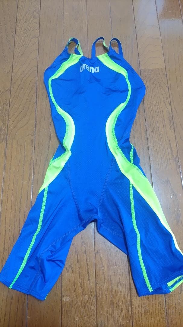 【超値下げ】arena ARN-4020W Lサイズ　競技 水着 FINA 競泳