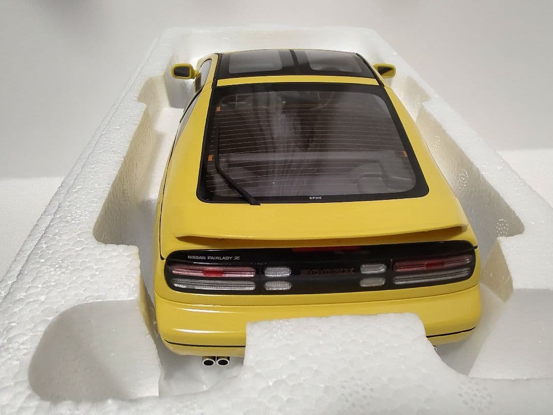 京商 1/18 samurai フェアレディZ Z32 イエロー