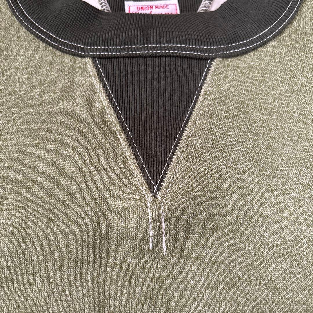 Cushman 両Vスウェット