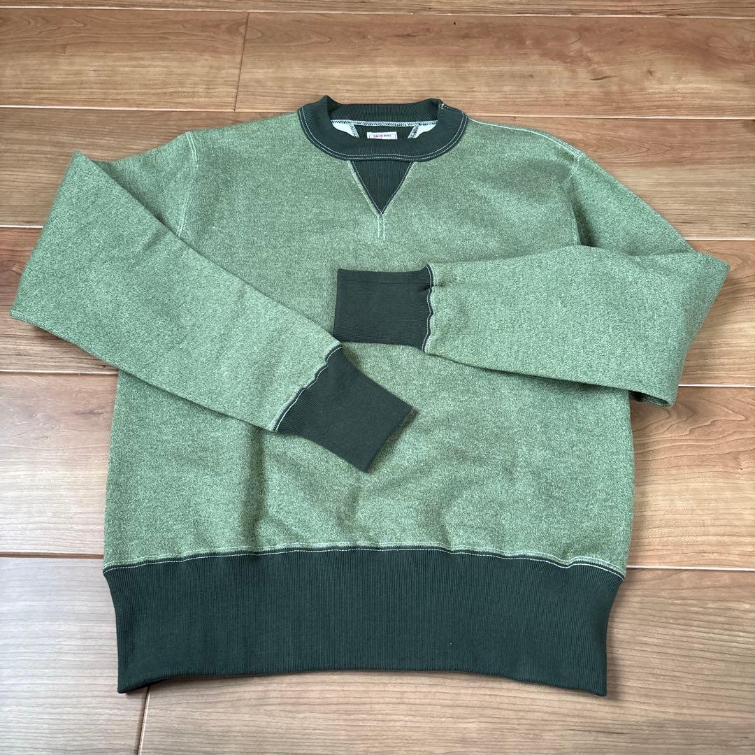 Cushman 両Vスウェット