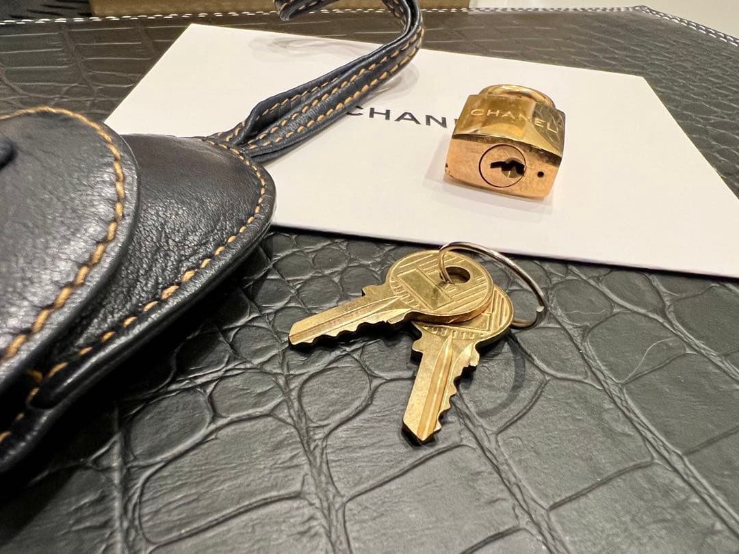 シャネル CHANEL キーベル カデナ パドロック バッグチャーム