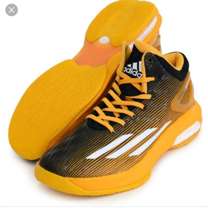 adidas（アディダス）CRAZYLIGHT BOOST