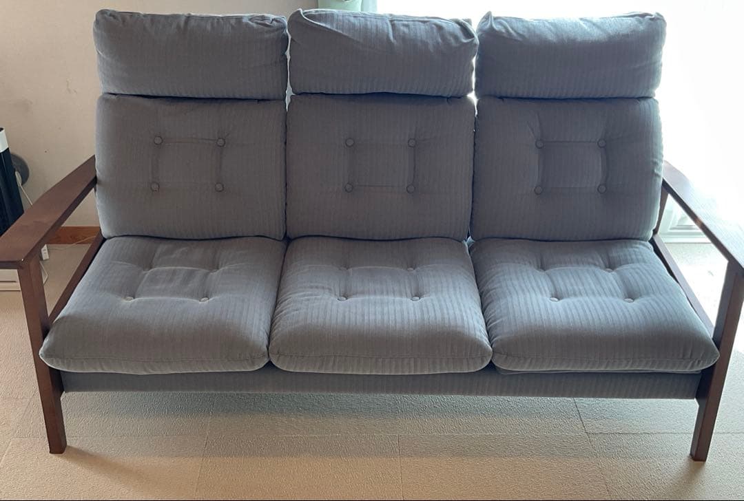 長野県引取限定」 東京インテリア3人掛けソファBLACK スツール付き