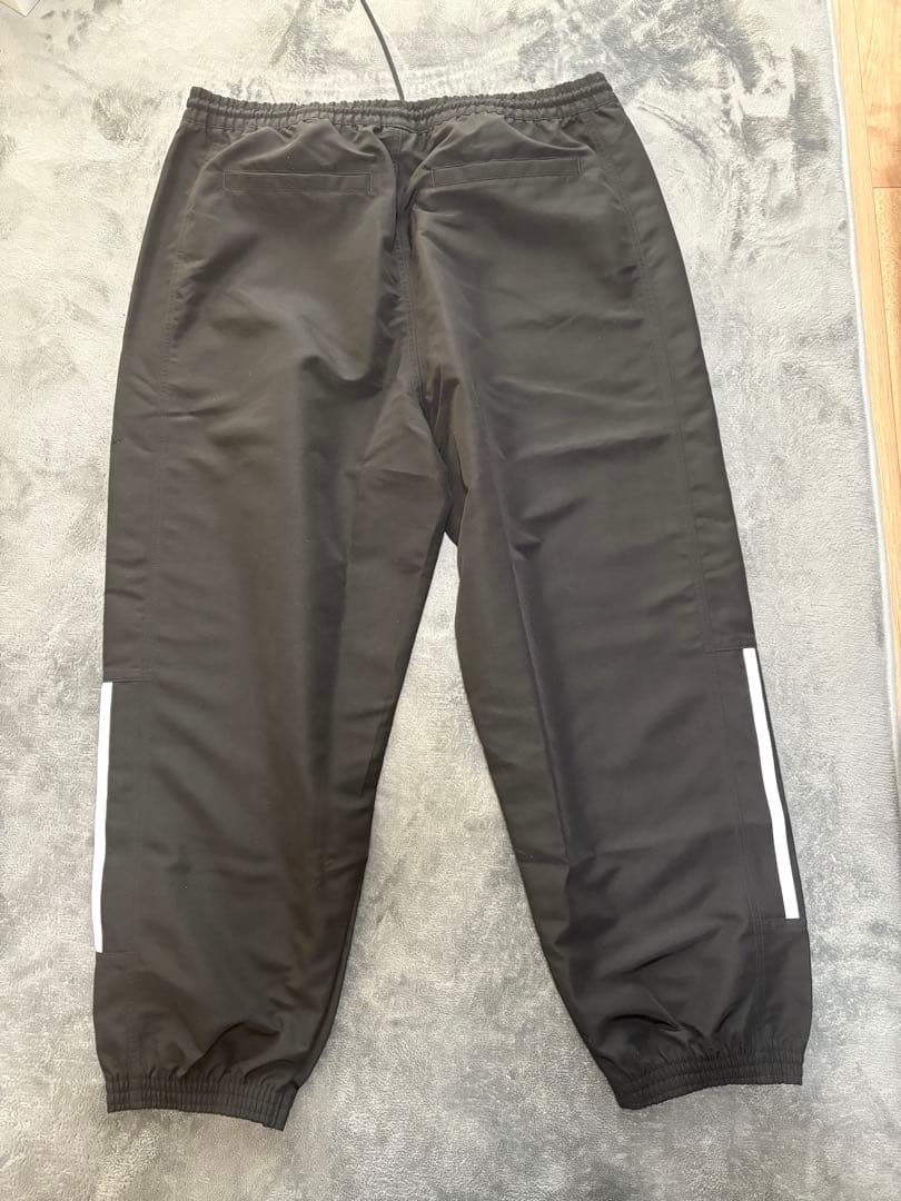 adidas Originals トラックパンツ