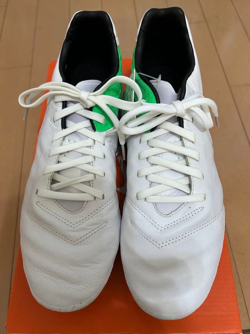 Nike サッカーシューズ ホワイト/ブラック/グリーン