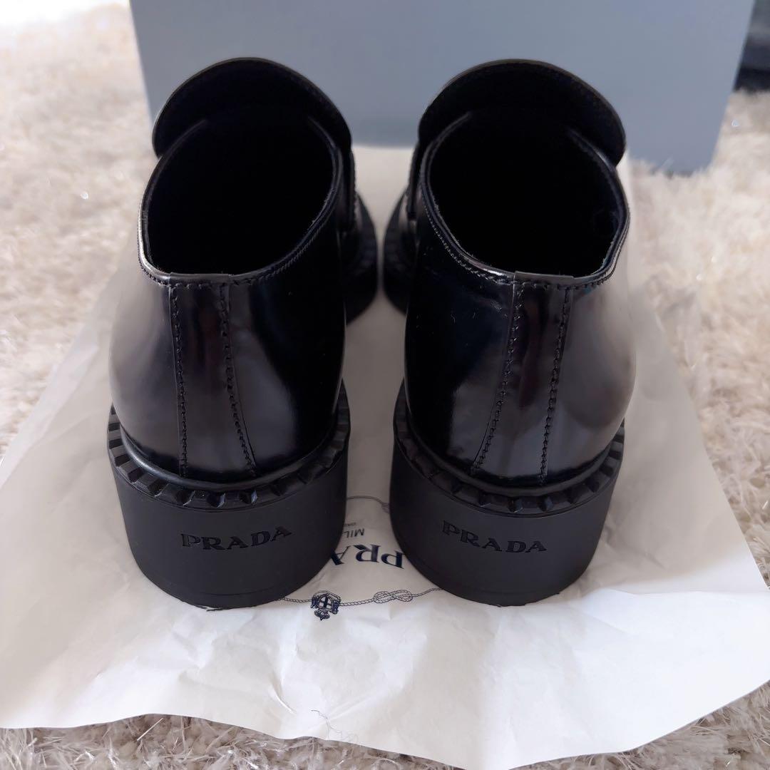 PRADA プラダ チョコレート ブラッシュドレザー ローファー ブラック