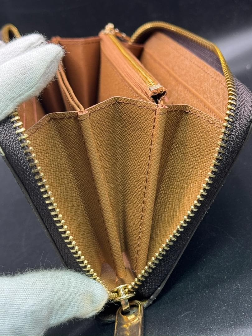 ルイヴィトン　モノグラム　ジッピーウォレット　長財布　財布