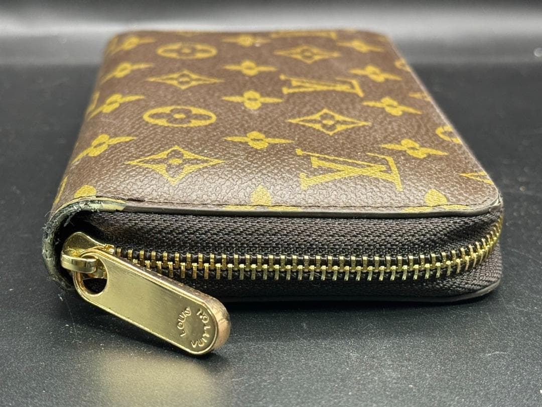 ルイヴィトン　モノグラム　ジッピーウォレット　長財布　財布