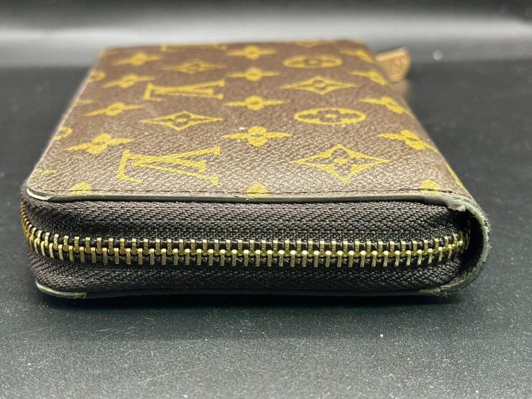 ルイヴィトン　モノグラム　ジッピーウォレット　長財布　財布