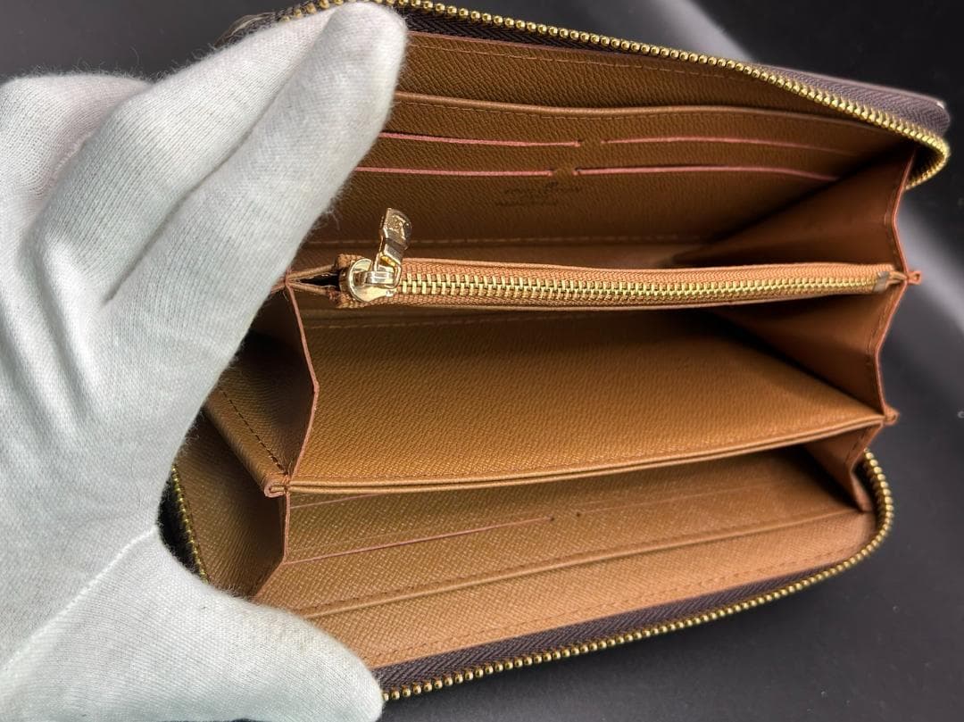 ルイヴィトン　モノグラム　ジッピーウォレット　長財布　財布