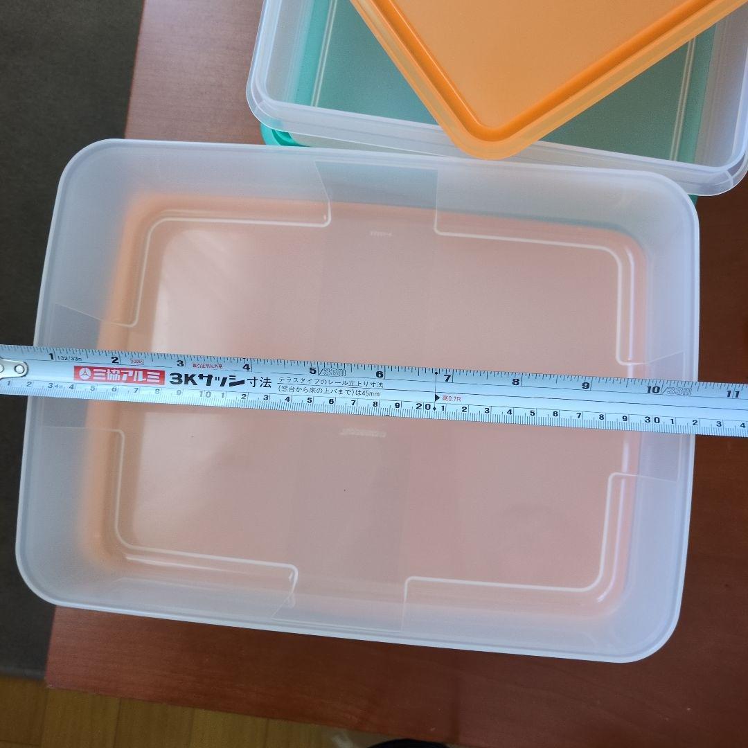 未使用品　タッパーウェア　食品保存容器 4個セット＋使用済み１個