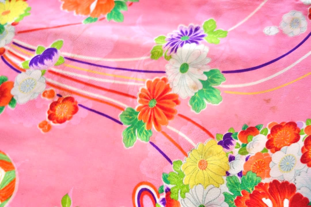 アンティーク子供着物　花薬玉　四つ身　華やか　お正月　七五三に
