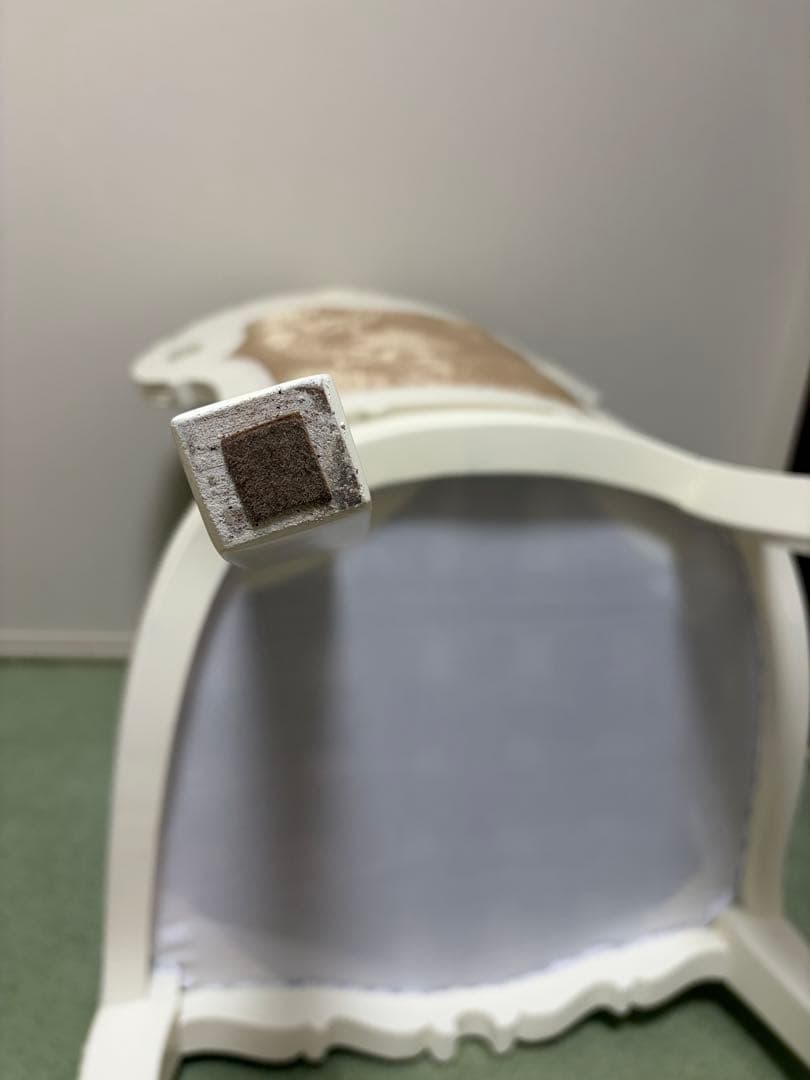 4.クラシック ホワイト ダイニングチェア　美品　4脚持っています。