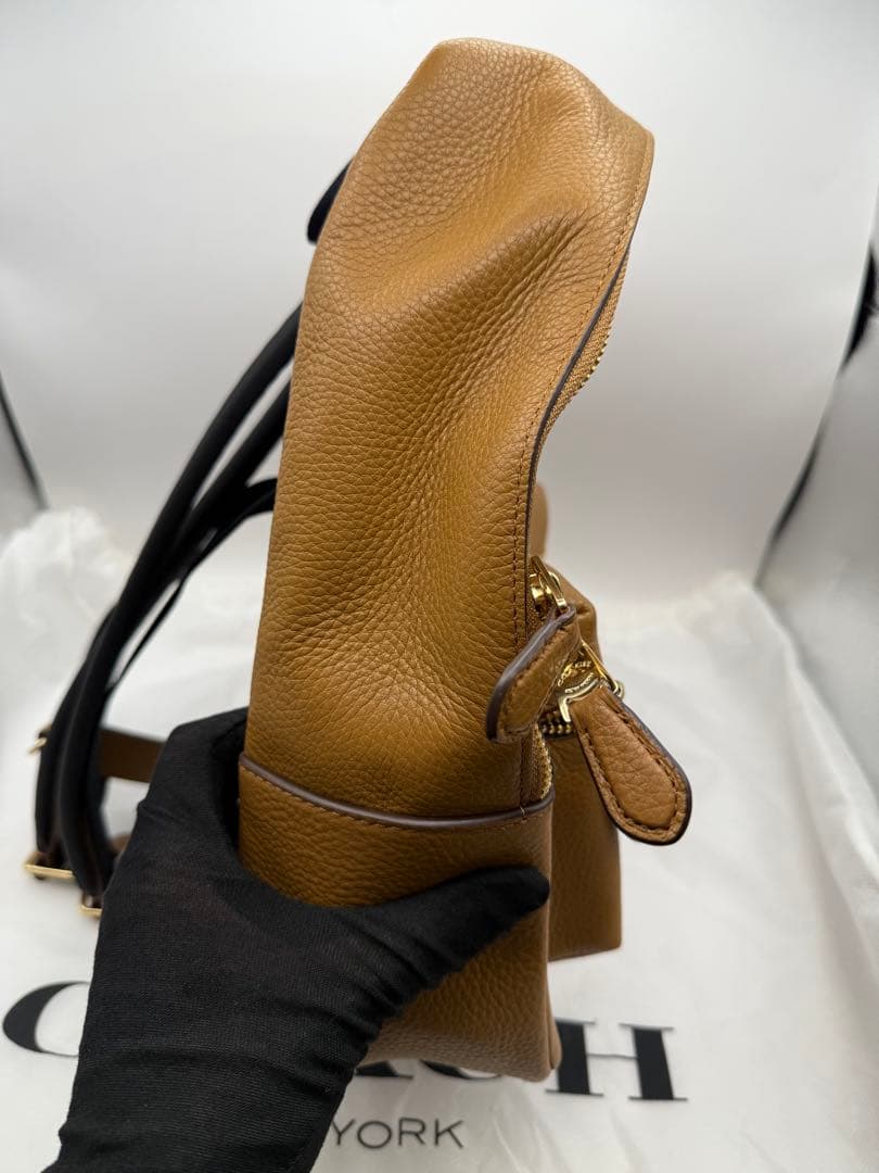 コーチ　ミディアム　チャーリー　バックパック　リュック　F30550