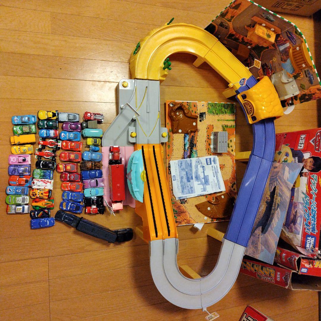 カーズ ディズニー トミカ等 セット47台 ラジエータースプリングス まとめ売り