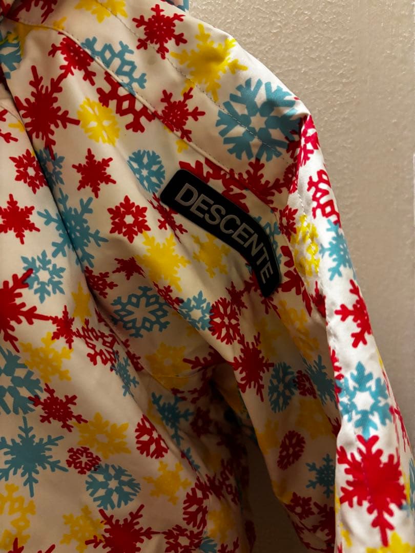 【すぐに滑れるセット！】DESCENTE 子供スキーウェアに、色々ついて特価！