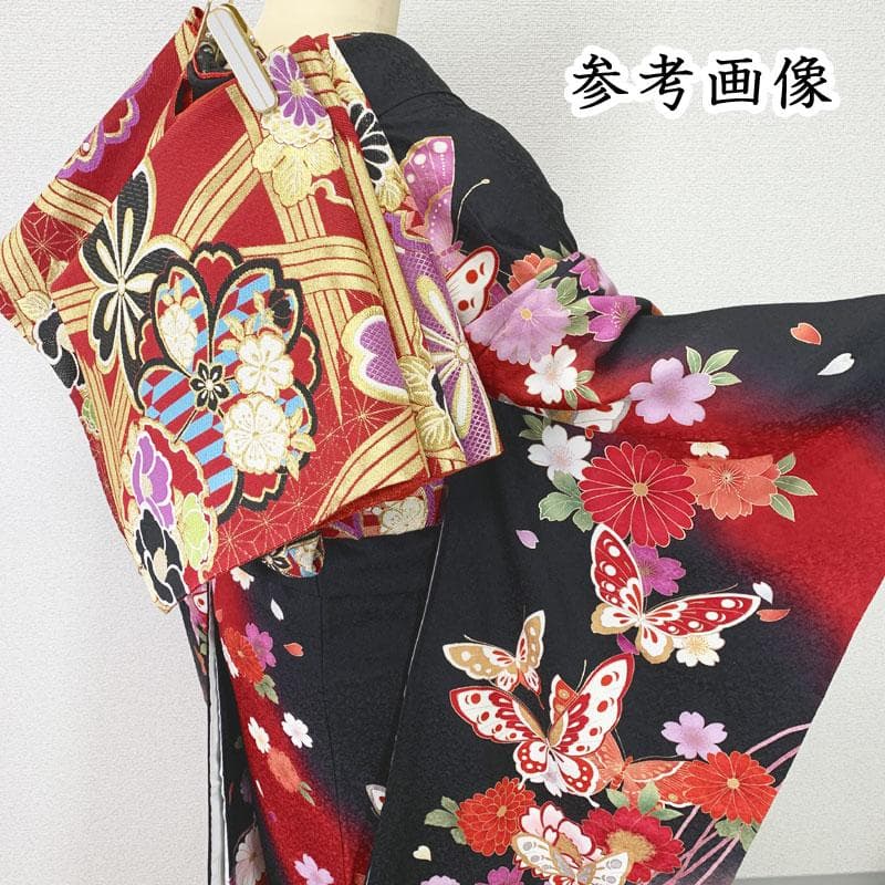507z52, レース半衿☆人気！振袖 古典柄 金彩 地紋 蝶 赤×黒☆美品