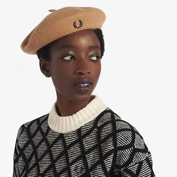 FRED PERRY ベレー帽　ダークキャラメル　正規品　新品　タグ付き