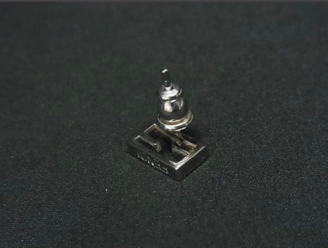 ［美品］FENDI バゲット ピアス