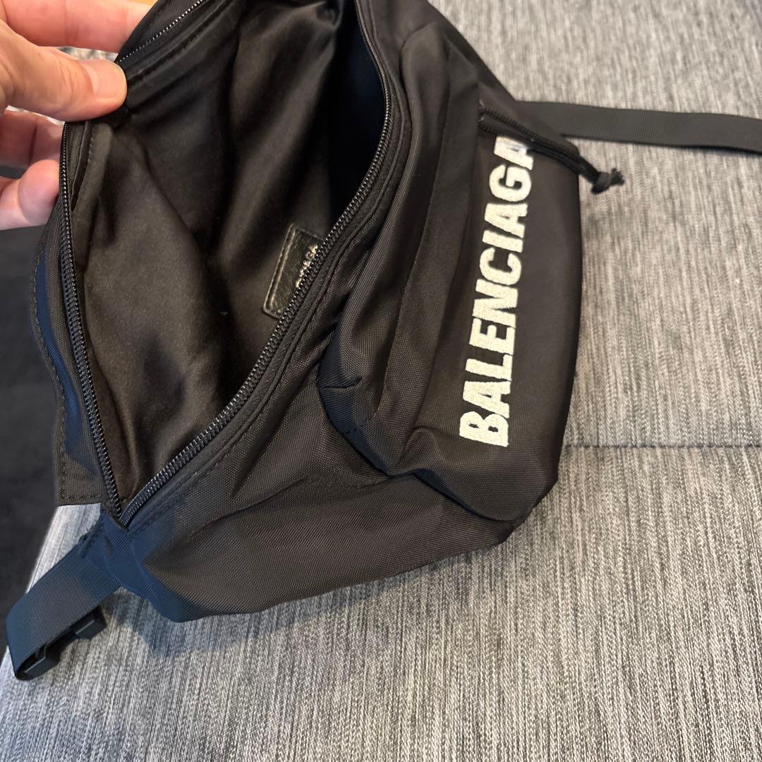 BALENCIAGA ボディバッグ ブラック