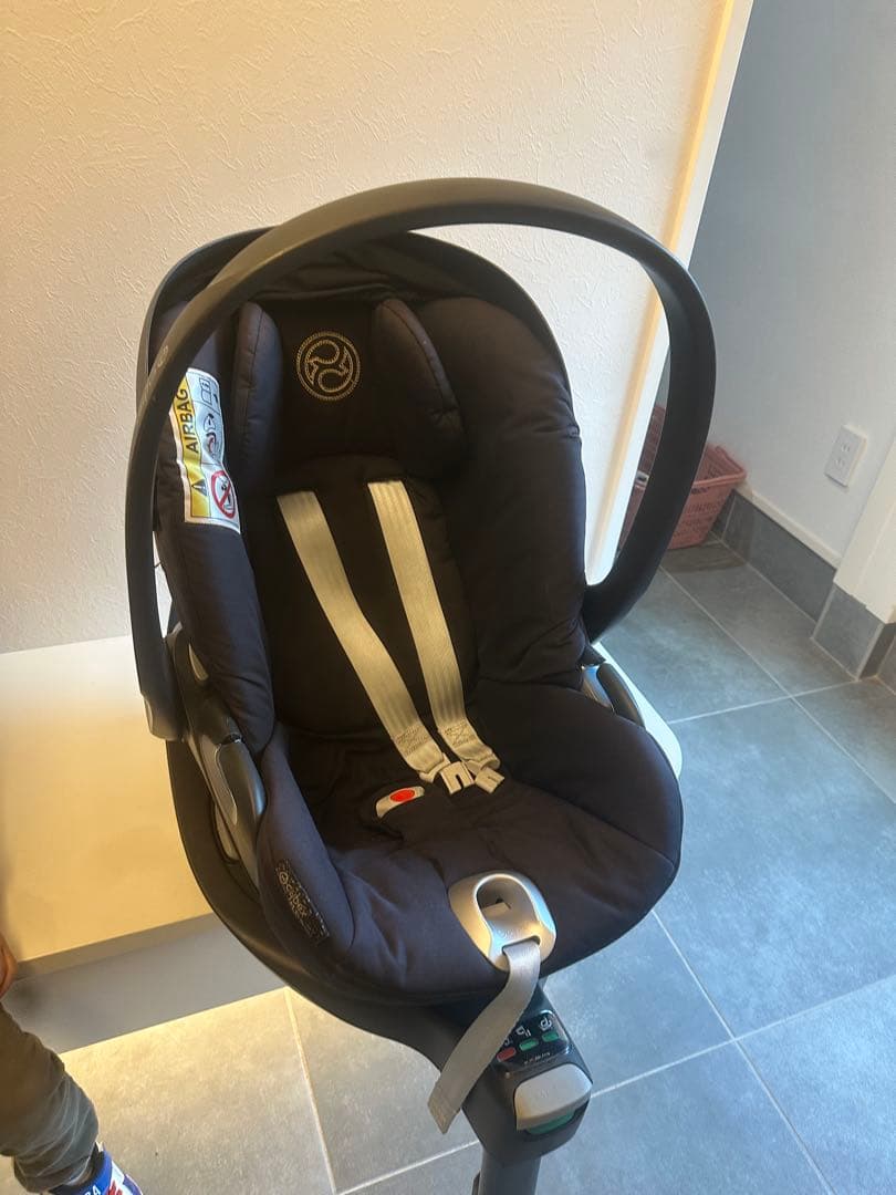 cybex 黒 ベビーシート ~18M