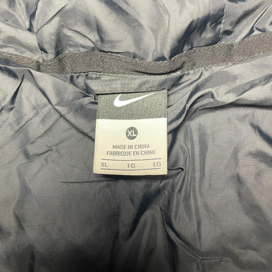 美品　NIKE　ナイキ　ベンチコート　ダウンコート　ブラック　XL　赤　ロゴ