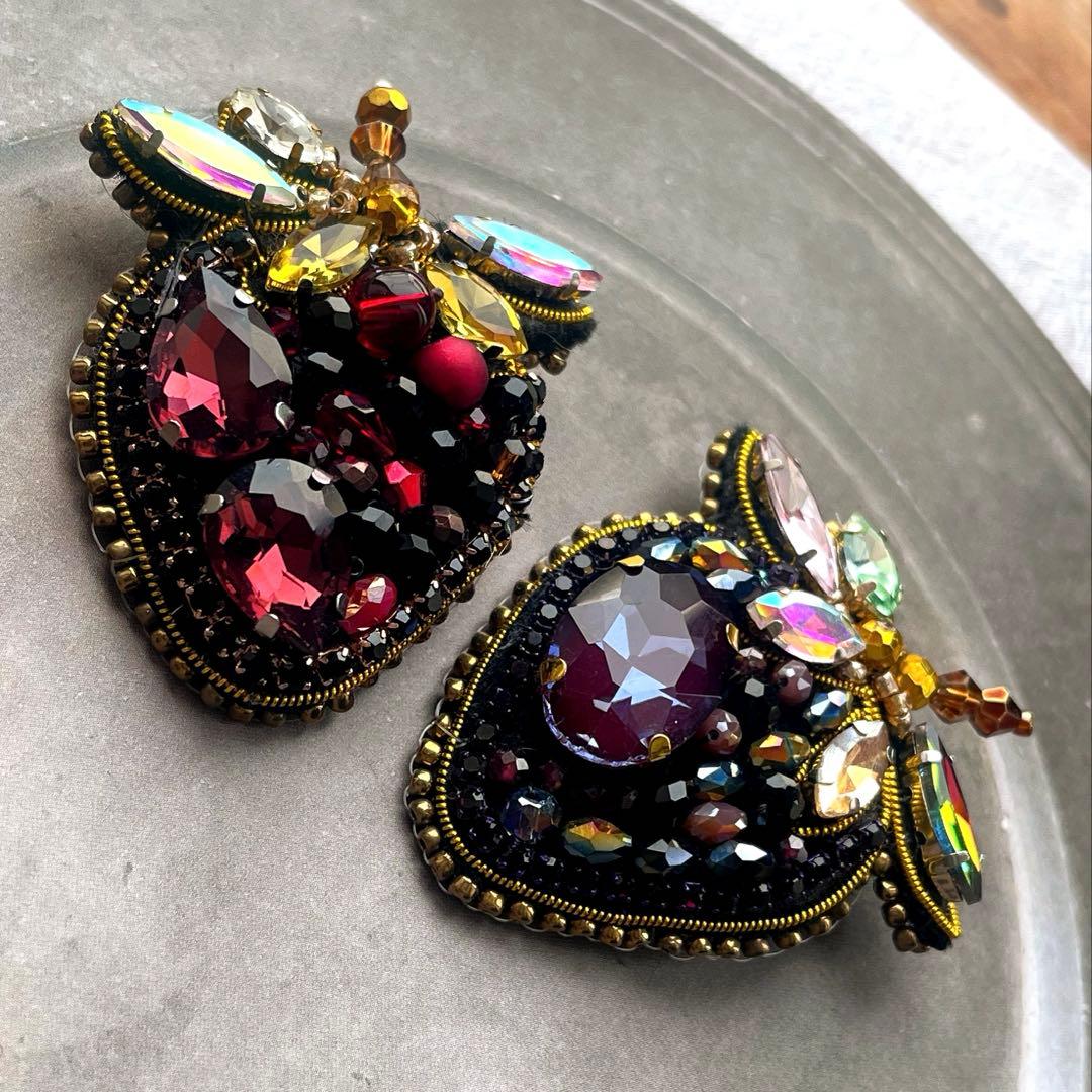 いちご いちご ビーズ 刺繍 ブローチ ハンドメイドアクセサリー