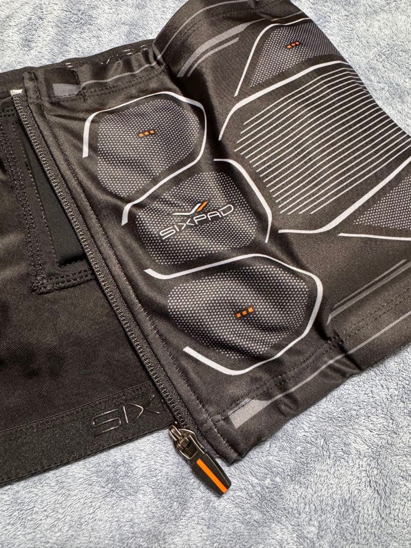 SIXPAD Powersuit Core Belt S ＆ 専用コントローラー