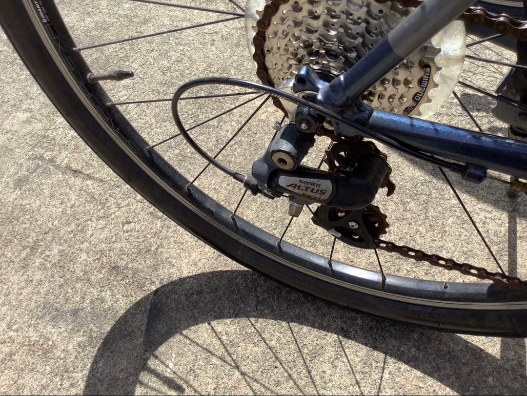 ジャイアント　クロスバイクGRRVIER Mタイプ24段変速コンアルミボディー