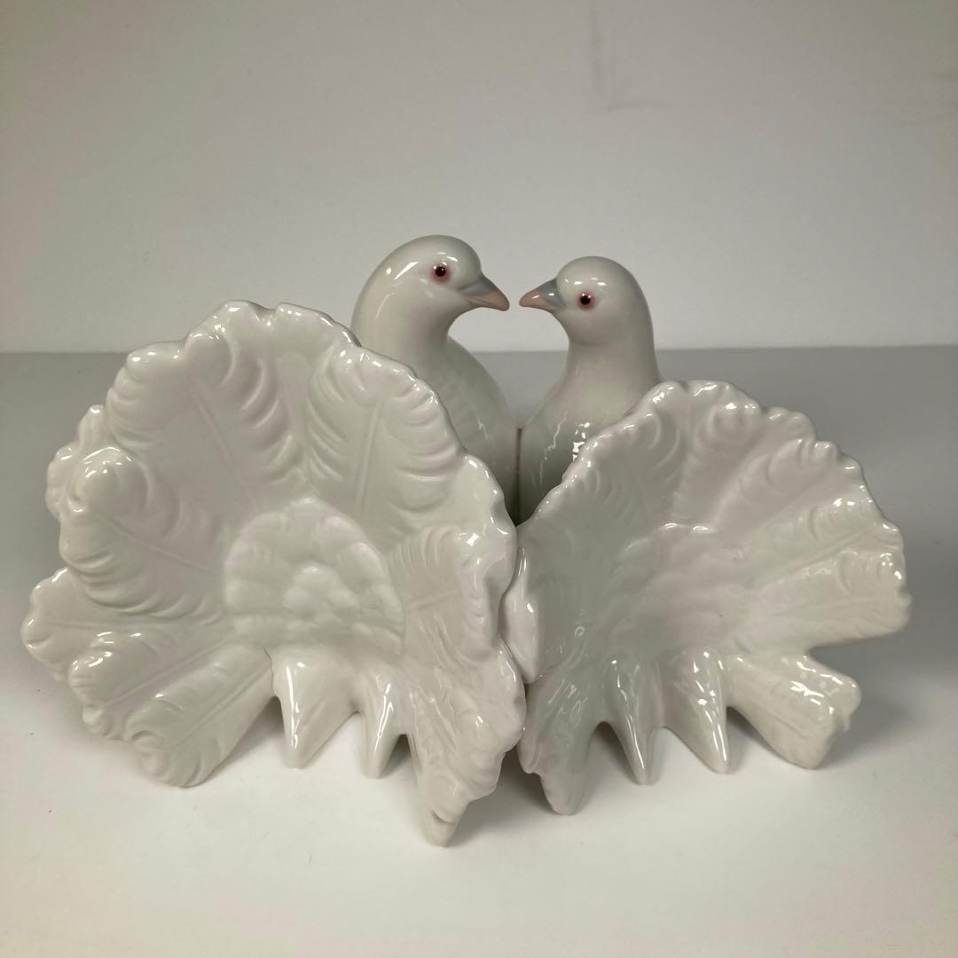 LLADROリアドロ『Feeding The Pigeons』01005428