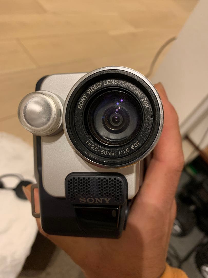 ビデオカメラ Sony Handycam video Hi8 240x CCD-Trv106