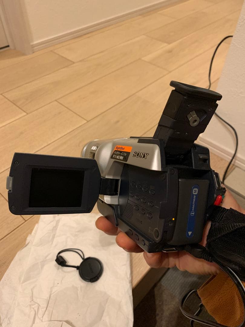 ビデオカメラ Sony Handycam video Hi8 240x CCD-Trv106